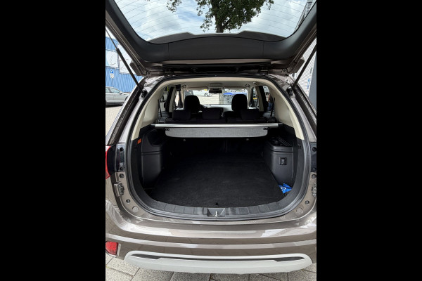 Mitsubishi Outlander 2.4 PHEV Intense+ Automaat / Apple CarPlay I Navigatie I Airco I Comfort pakket I Dealer onderhouden