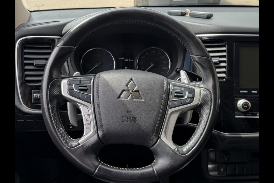 Mitsubishi Outlander 2.4 PHEV Intense+ Automaat / Apple CarPlay I Navigatie I Airco I Comfort pakket I Dealer onderhouden
