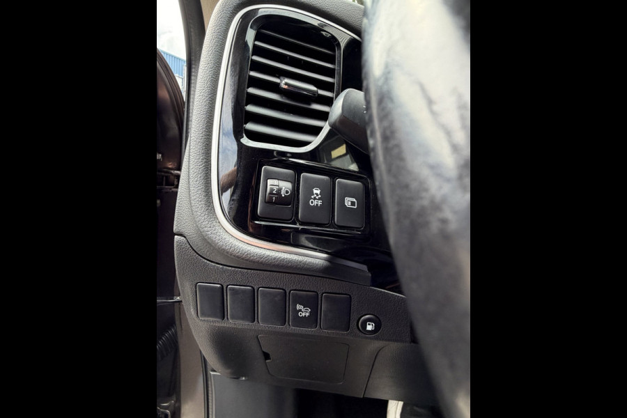 Mitsubishi Outlander 2.4 PHEV Intense+ Automaat / Apple CarPlay I Navigatie I Airco I Comfort pakket I Dealer onderhouden