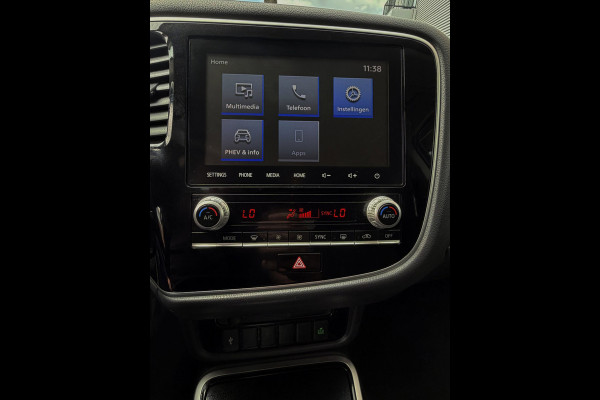 Mitsubishi Outlander 2.4 PHEV Intense+ Automaat / Apple CarPlay I Navigatie I Airco I Comfort pakket I Dealer onderhouden