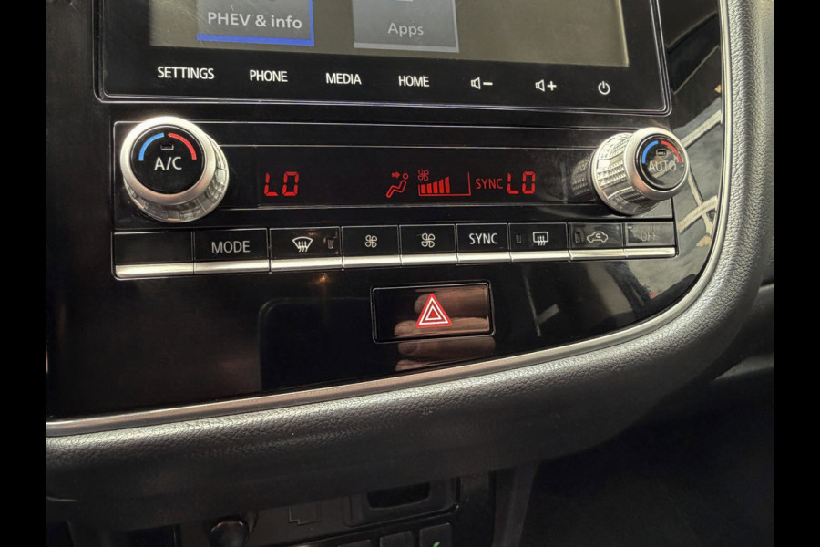 Mitsubishi Outlander 2.4 PHEV Intense+ Automaat / Apple CarPlay I Navigatie I Airco I Comfort pakket I Dealer onderhouden
