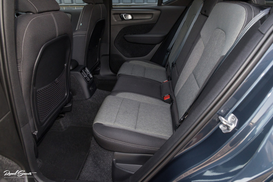 Volvo XC40 1.5 T5 Twin Engine Inscription | Zwenkbare trekhaak | Adaptieve cruise | Blis | Memory |