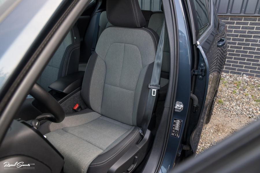 Volvo XC40 1.5 T5 Twin Engine Inscription | Zwenkbare trekhaak | Adaptieve cruise | Blis | Memory |