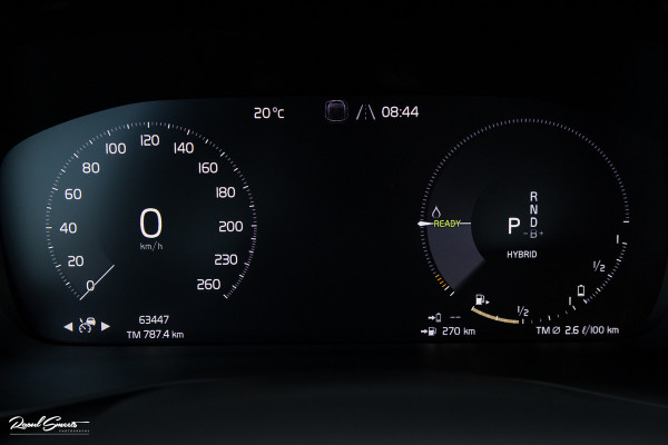 Volvo XC40 1.5 T5 Twin Engine Inscription | Zwenkbare trekhaak | Adaptieve cruise | Blis | Memory |