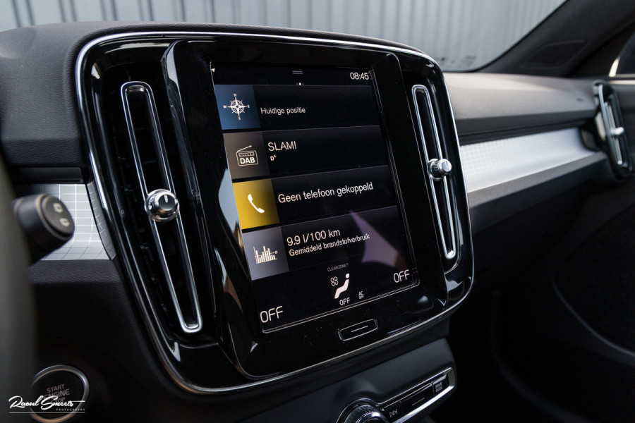 Volvo XC40 1.5 T5 Twin Engine Inscription | Zwenkbare trekhaak | Adaptieve cruise | Blis | Memory |