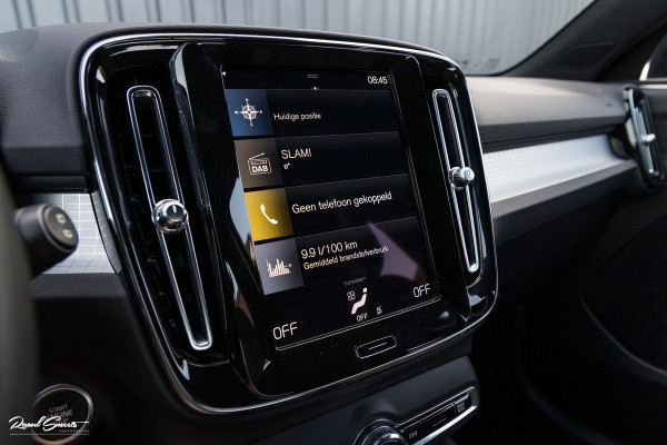 Volvo XC40 1.5 T5 Twin Engine Inscription | Zwenkbare trekhaak | Adaptieve cruise | Blis | Memory |