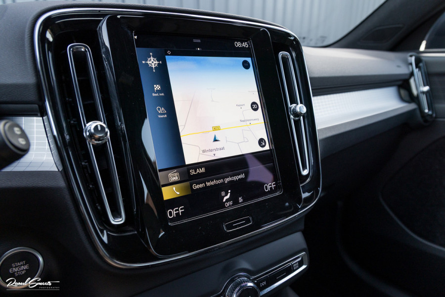 Volvo XC40 1.5 T5 Twin Engine Inscription | Zwenkbare trekhaak | Adaptieve cruise | Blis | Memory |