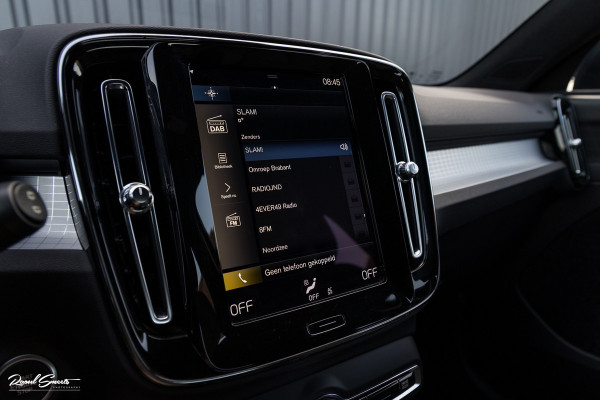 Volvo XC40 1.5 T5 Twin Engine Inscription | Zwenkbare trekhaak | Adaptieve cruise | Blis | Memory |