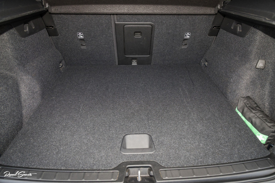 Volvo XC40 1.5 T5 Twin Engine Inscription | Zwenkbare trekhaak | Adaptieve cruise | Blis | Memory |