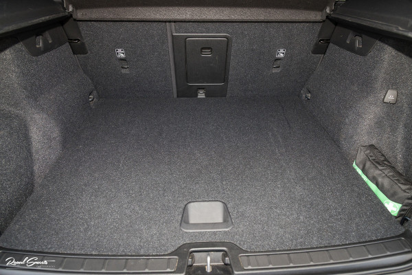Volvo XC40 1.5 T5 Twin Engine Inscription | Zwenkbare trekhaak | Adaptieve cruise | Blis | Memory |