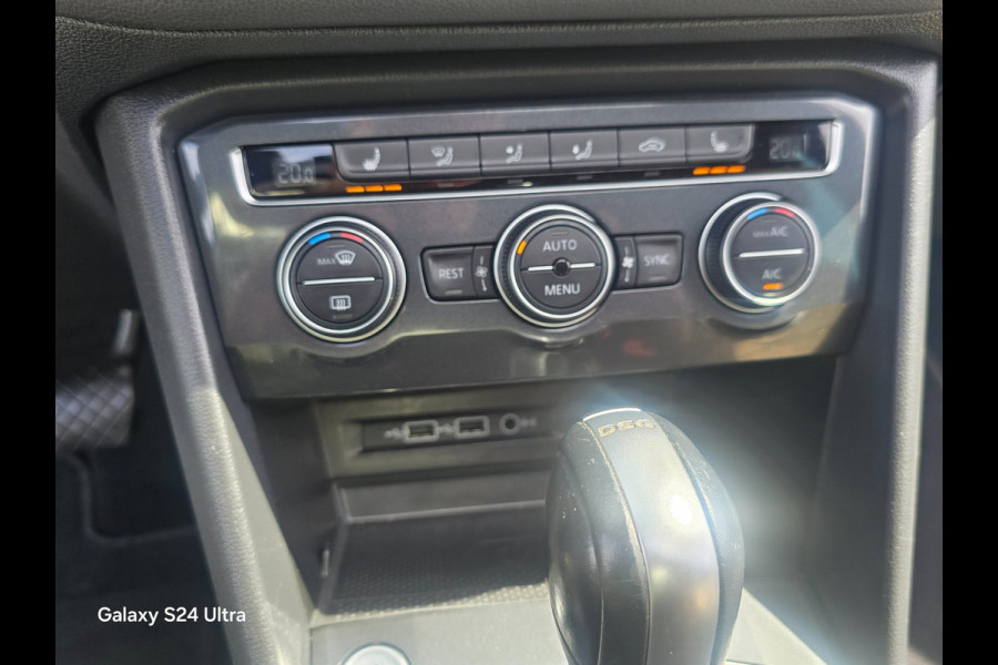 Volkswagen Tiguan 1.4 TSI R Line / Aut / NAP / Camera / Ecc / Elek Pakket / Acc / Digital Cockpit / Open Panoramadak / Led / 19 In
