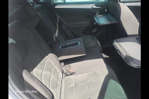 Volkswagen Tiguan 1.4 TSI R Line / Aut / NAP / Camera / Ecc / Elek Pakket / Acc / Digital Cockpit / Open Panoramadak / Led / 19 In
