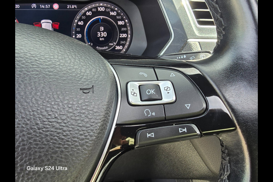 Volkswagen Tiguan 1.4 TSI R Line / Aut / NAP / Camera / Ecc / Elek Pakket / Acc / Digital Cockpit / Open Panoramadak / Led / 19 In