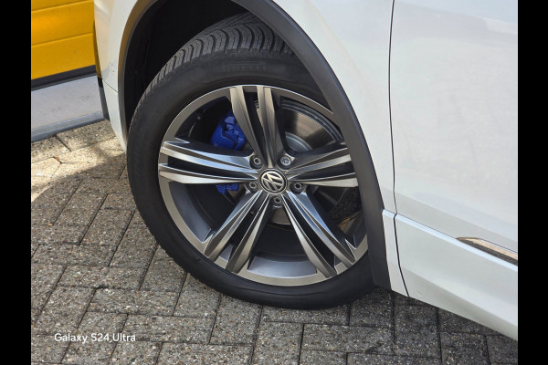 Volkswagen Tiguan 1.4 TSI R Line / Aut / NAP / Camera / Ecc / Elek Pakket / Acc / Digital Cockpit / Open Panoramadak / Led / 19 In
