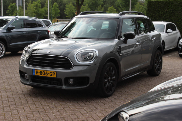 MINI Countryman 1.5 Cooper Business Edition / Leder / Navigatie / Parkeerhulp V+A / Harman Kardon / 18'' / Cruise Control
