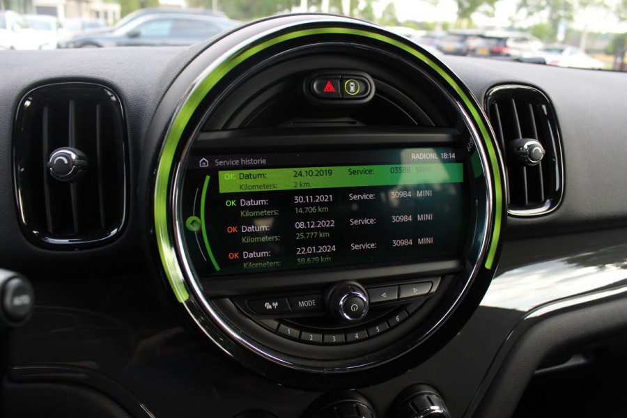 MINI Countryman 1.5 Cooper Business Edition / Leder / Navigatie / Parkeerhulp V+A / Harman Kardon / 18'' / Cruise Control