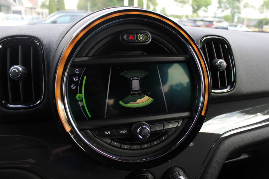 MINI Countryman 1.5 Cooper Business Edition / Leder / Navigatie / Parkeerhulp V+A / Harman Kardon / 18'' / Cruise Control