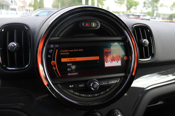MINI Countryman 1.5 Cooper Business Edition / Leder / Navigatie / Parkeerhulp V+A / Harman Kardon / 18'' / Cruise Control