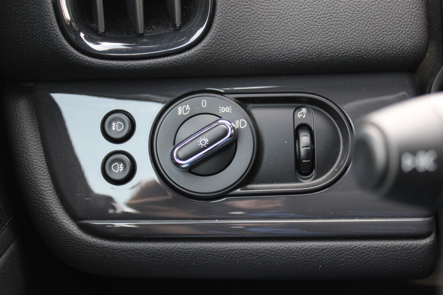 MINI Countryman 1.5 Cooper Business Edition / Leder / Navigatie / Parkeerhulp V+A / Harman Kardon / 18'' / Cruise Control