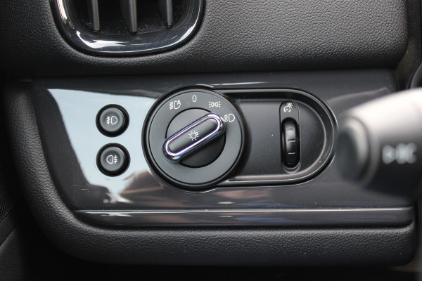 MINI Countryman 1.5 Cooper Business Edition / Leder / Navigatie / Parkeerhulp V+A / Harman Kardon / 18'' / Cruise Control
