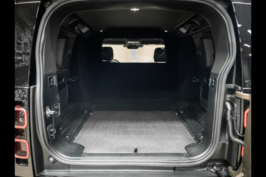 Land Rover Defender Hard Top 3.0 D250 110 MHEV S Grijskenten| Volle uitvoering| 22inch Wheels