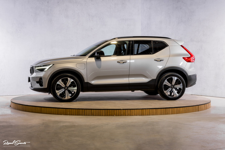 Volvo XC40 1.5 T5 Plug-in hybrid Plus Dark | Adaptieve cruise | Harman Kardon | Blis | Memory | Leder |