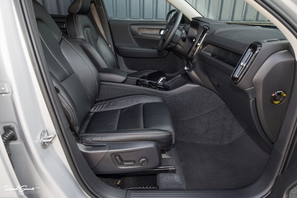 Volvo XC40 1.5 T5 Plug-in hybrid Plus Dark | Adaptieve cruise | Harman Kardon | Blis | Memory | Leder |