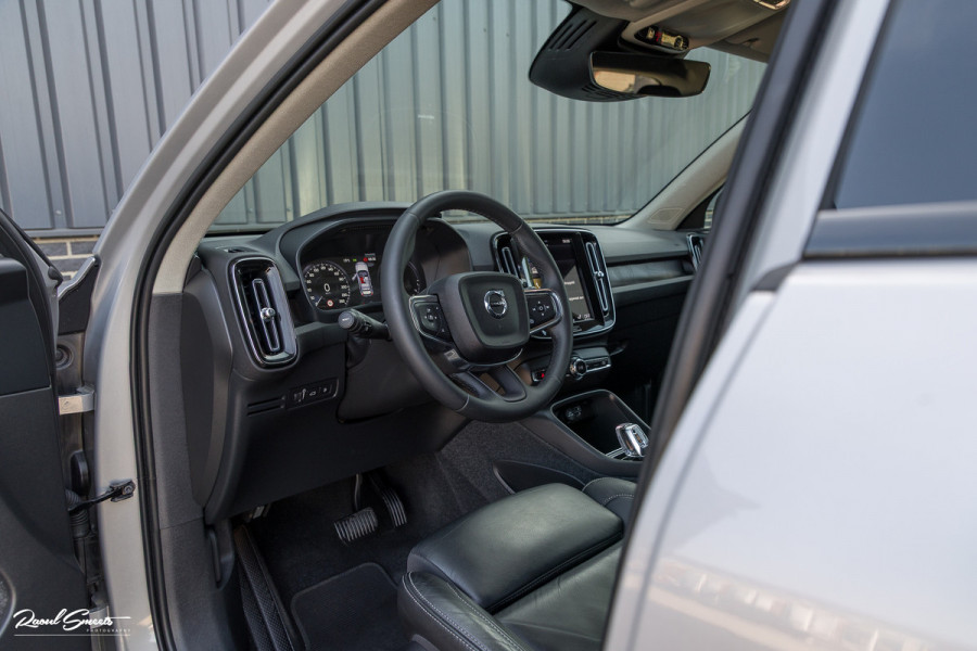 Volvo XC40 1.5 T5 Plug-in hybrid Plus Dark | Adaptieve cruise | Harman Kardon | Blis | Memory | Leder |