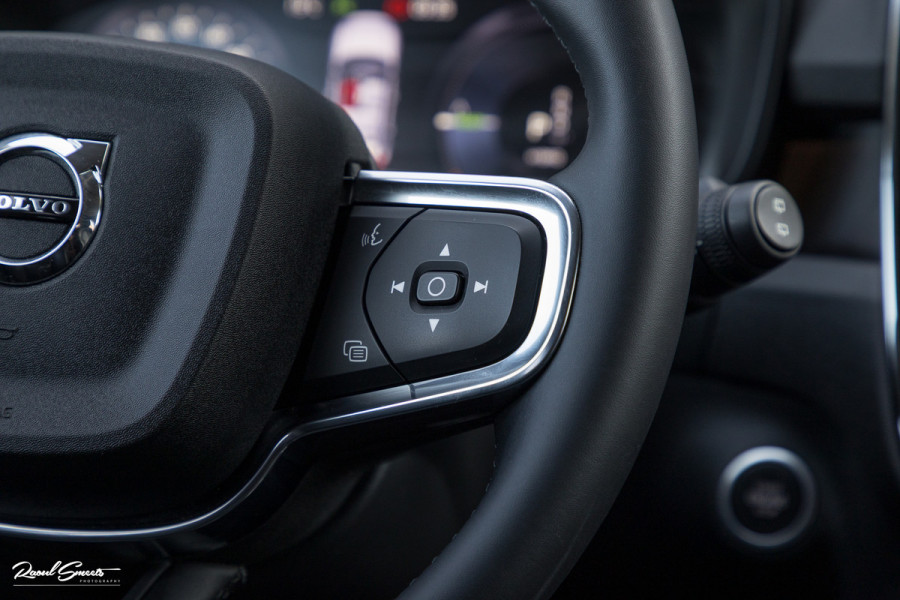 Volvo XC40 1.5 T5 Plug-in hybrid Plus Dark | Adaptieve cruise | Harman Kardon | Blis | Memory | Leder |
