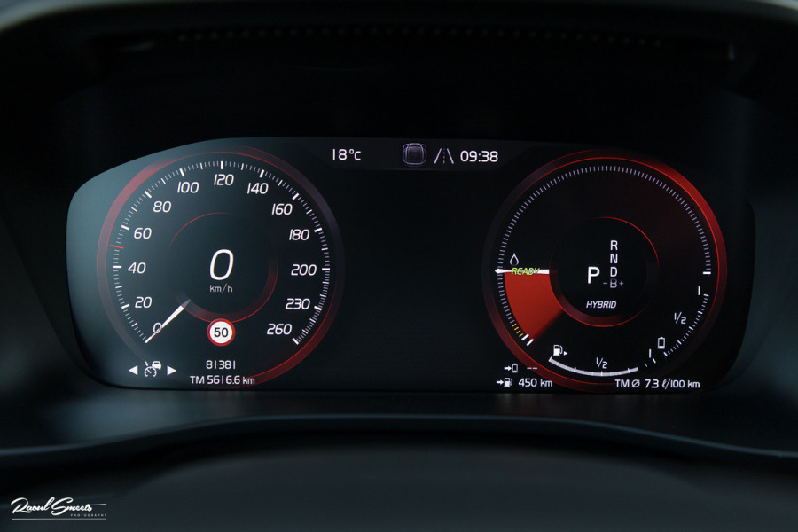 Volvo XC40 1.5 T5 Plug-in hybrid Plus Dark | Adaptieve cruise | Harman Kardon | Blis | Memory | Leder |
