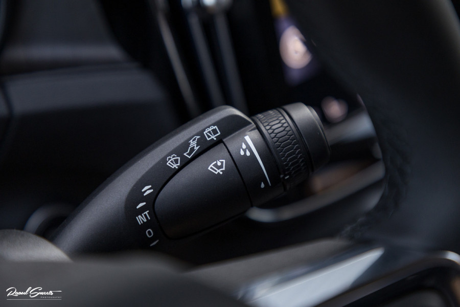 Volvo XC40 1.5 T5 Plug-in hybrid Plus Dark | Adaptieve cruise | Harman Kardon | Blis | Memory | Leder |