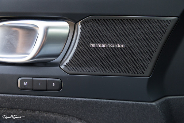 Volvo XC40 1.5 T5 Plug-in hybrid Plus Dark | Adaptieve cruise | Harman Kardon | Blis | Memory | Leder |