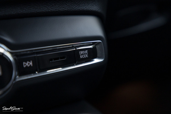 Volvo XC40 1.5 T5 Plug-in hybrid Plus Dark | Adaptieve cruise | Harman Kardon | Blis | Memory | Leder |