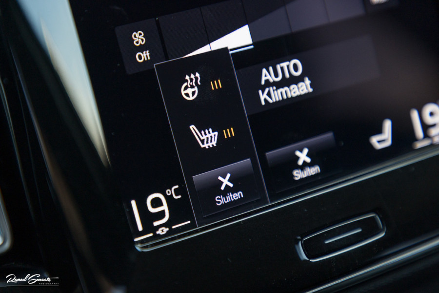 Volvo XC40 1.5 T5 Plug-in hybrid Plus Dark | Adaptieve cruise | Harman Kardon | Blis | Memory | Leder |