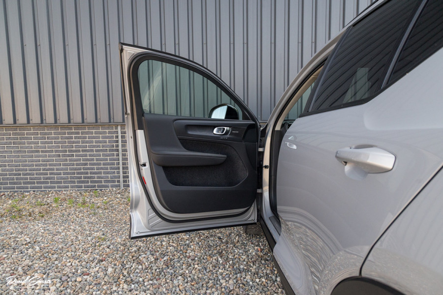 Volvo XC40 1.5 T5 Plug-in hybrid Plus Dark | Adaptieve cruise | Harman Kardon | Blis | Memory | Leder |