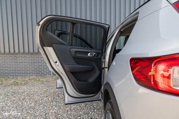 Volvo XC40 1.5 T5 Plug-in hybrid Plus Dark | Adaptieve cruise | Harman Kardon | Blis | Memory | Leder |