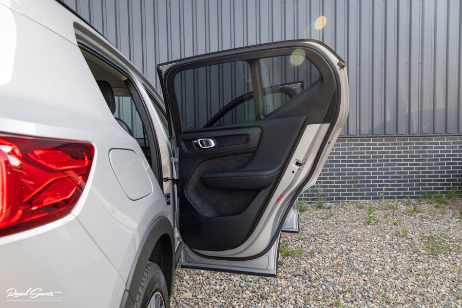 Volvo XC40 1.5 T5 Plug-in hybrid Plus Dark | Adaptieve cruise | Harman Kardon | Blis | Memory | Leder |
