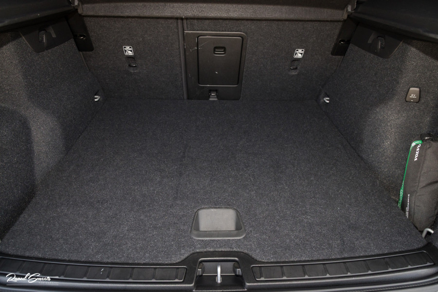 Volvo XC40 1.5 T5 Plug-in hybrid Plus Dark | Adaptieve cruise | Harman Kardon | Blis | Memory | Leder |