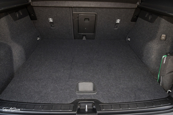 Volvo XC40 1.5 T5 Plug-in hybrid Plus Dark | Adaptieve cruise | Harman Kardon | Blis | Memory | Leder |