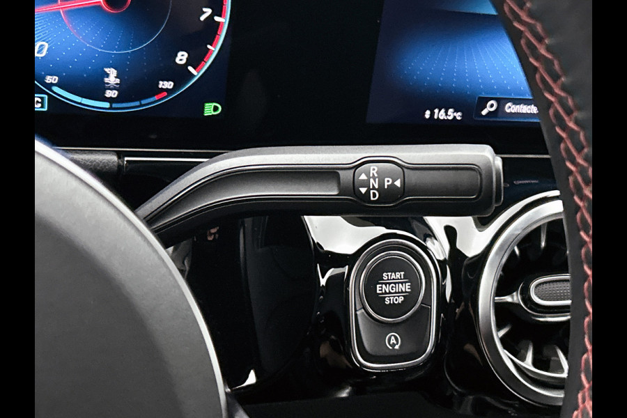 Mercedes-Benz B-Klasse 180 Business Solution AMG AMG Line | Night Pakket | Sfeerverlichting | Achteruitrijcamera | Ledkoplampen | Inclusief 24 maanden Mercedes-Benz Certified garantie voor Europa.