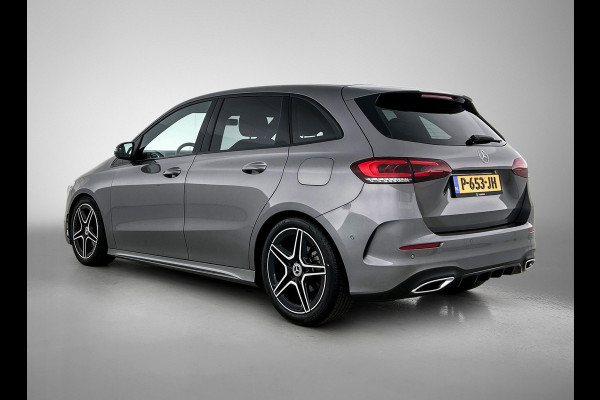 Mercedes-Benz B-Klasse 180 Business Solution AMG AMG Line | Night Pakket | Sfeerverlichting | Achteruitrijcamera | Ledkoplampen | Inclusief 24 maanden Mercedes-Benz Certified garantie voor Europa.