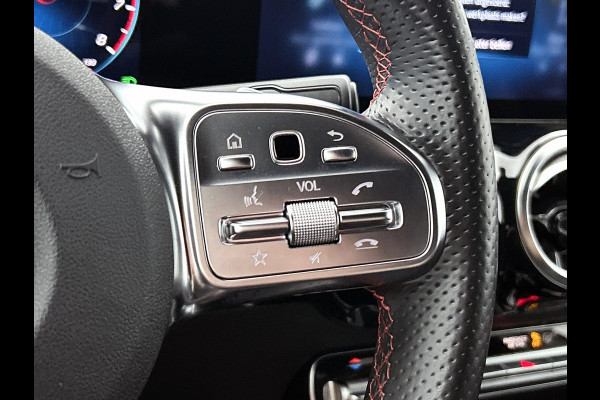 Mercedes-Benz B-Klasse 180 Business Solution AMG AMG Line | Night Pakket | Sfeerverlichting | Achteruitrijcamera | Ledkoplampen | Inclusief 24 maanden Mercedes-Benz Certified garantie voor Europa.