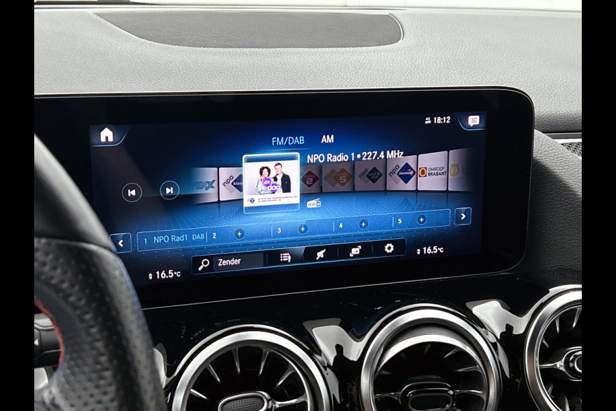 Mercedes-Benz B-Klasse 180 Business Solution AMG AMG Line | Night Pakket | Sfeerverlichting | Achteruitrijcamera | Ledkoplampen | Inclusief 24 maanden Mercedes-Benz Certified garantie voor Europa.