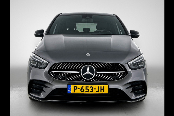 Mercedes-Benz B-Klasse 180 Business Solution AMG AMG Line | Night Pakket | Sfeerverlichting | Achteruitrijcamera | Ledkoplampen | Inclusief 24 maanden Mercedes-Benz Certified garantie voor Europa.