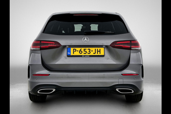 Mercedes-Benz B-Klasse 180 Business Solution AMG AMG Line | Night Pakket | Sfeerverlichting | Achteruitrijcamera | Ledkoplampen | Inclusief 24 maanden Mercedes-Benz Certified garantie voor Europa.