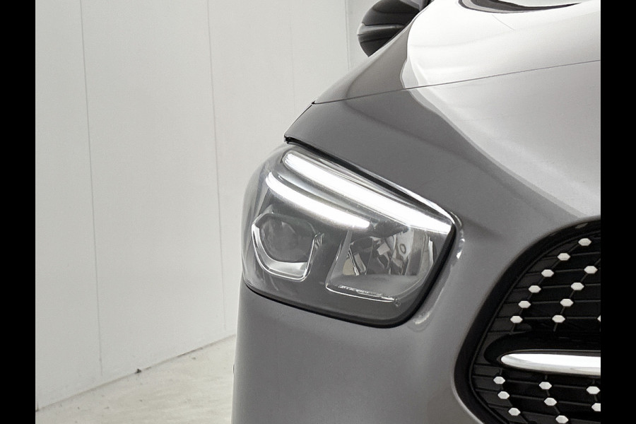 Mercedes-Benz B-Klasse 180 Business Solution AMG AMG Line | Night Pakket | Sfeerverlichting | Achteruitrijcamera | Ledkoplampen | Inclusief 24 maanden Mercedes-Benz Certified garantie voor Europa.