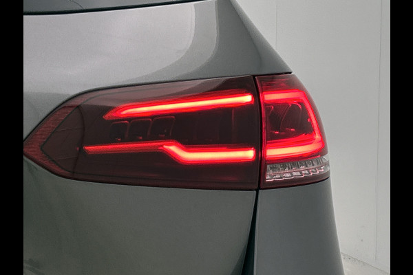 Mercedes-Benz B-Klasse 180 Business Solution AMG AMG Line | Night Pakket | Sfeerverlichting | Achteruitrijcamera | Ledkoplampen | Inclusief 24 maanden Mercedes-Benz Certified garantie voor Europa.
