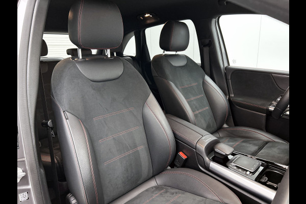 Mercedes-Benz B-Klasse 180 Business Solution AMG AMG Line | Night Pakket | Sfeerverlichting | Achteruitrijcamera | Ledkoplampen | Inclusief 24 maanden Mercedes-Benz Certified garantie voor Europa.