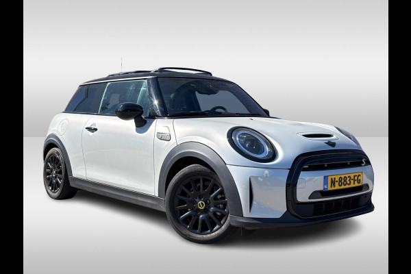 MINI Electric MINI Yours 33 kWh / Panoramadak / Leder / Keyless / 17'' / CarPlay / Navigatie / Stuur+Stoelverwarming / Cruise Control / LED Koplampen