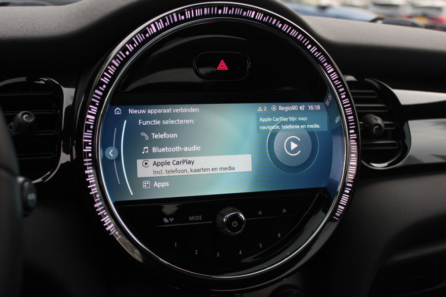 MINI Electric MINI Yours 33 kWh / Panoramadak / Leder / Keyless / 17'' / CarPlay / Navigatie / Stuur+Stoelverwarming / Cruise Control / LED Koplampen